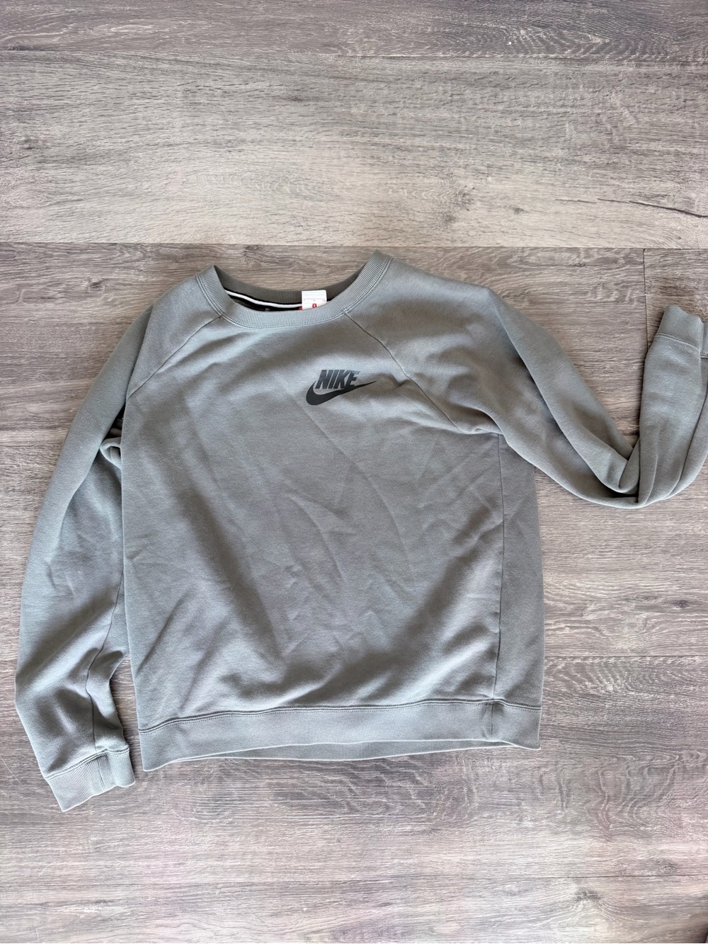 Nike Women's Light Grey Crewneck Sweatshirt